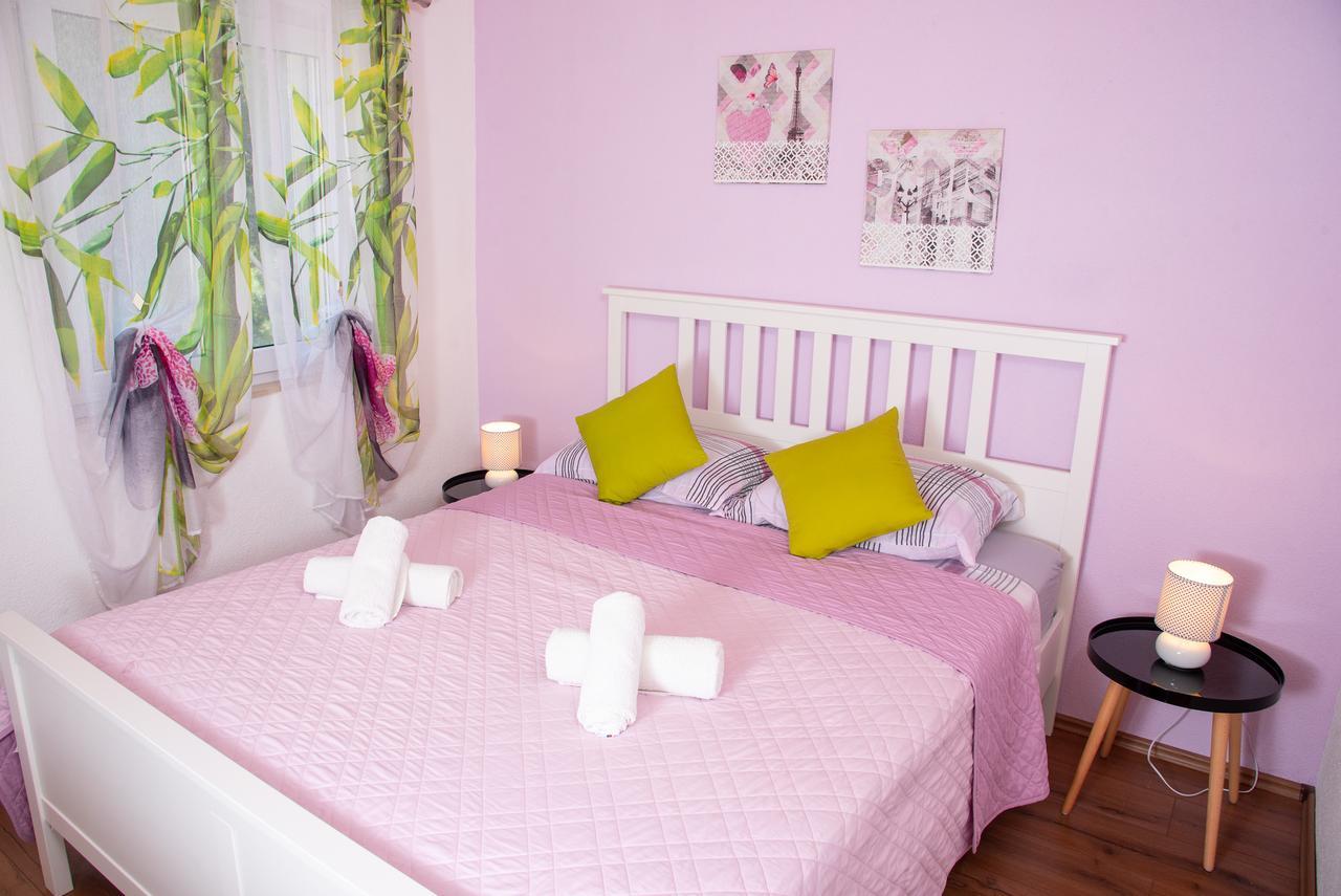 Apartment Ariana Bol Bagian luar foto