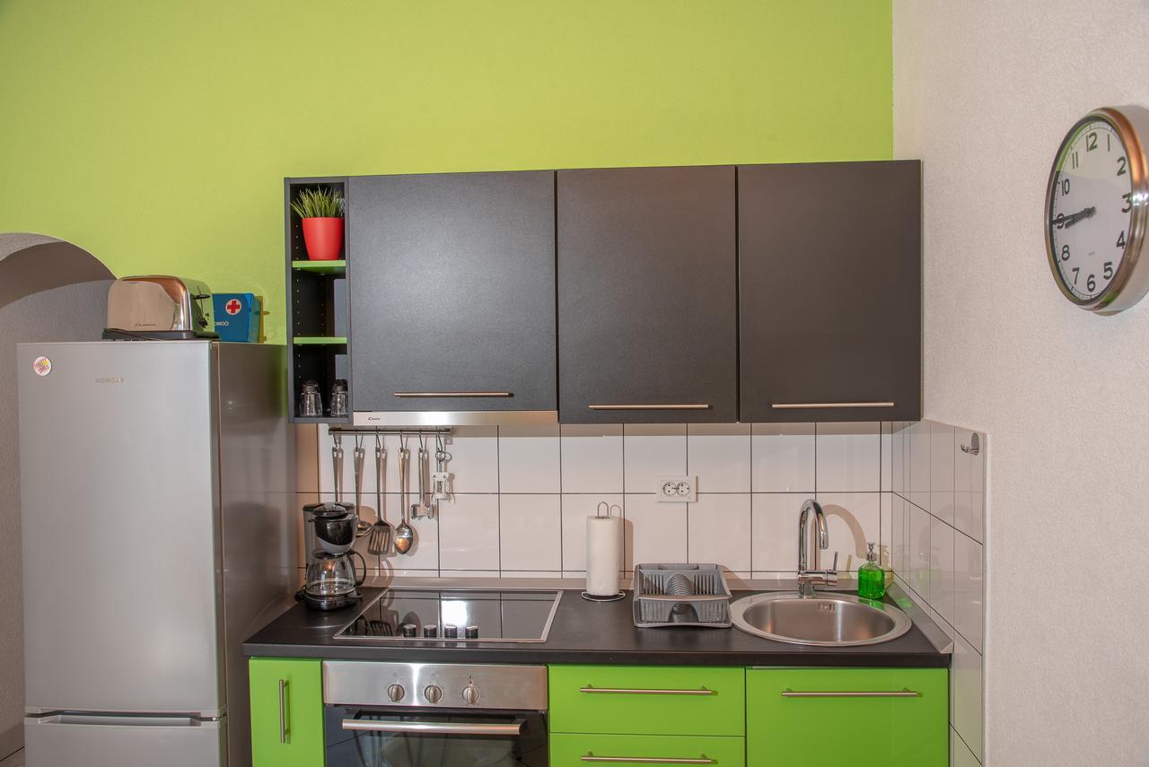 Apartment Ariana Bol Bagian luar foto